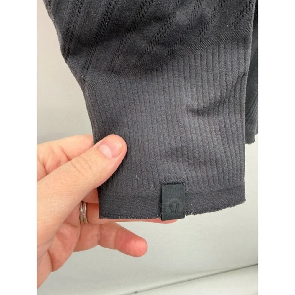 Lululemon Women's Black Mid Rise Mesh Detail Yoga Leggings Size 4 Estimated‎